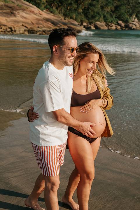 ensaio gestante praia e estudio
'