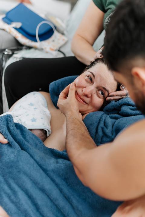 sessão de foto de parto normal em casa'