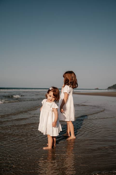 sessão fofográfica de irmãs na praia'