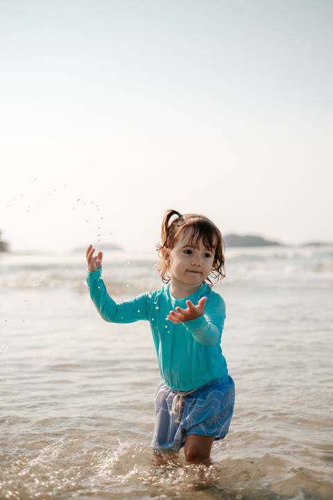 ensaio infantil na praia de Bertioga'