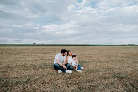 retrato familiar ao ar livre'