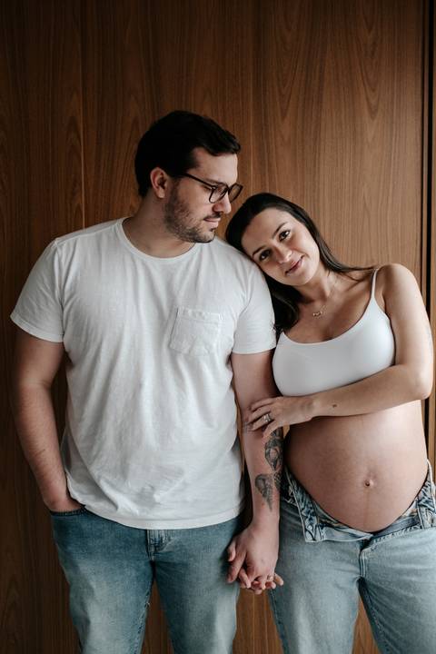ensaio gestante foto casal em casa'