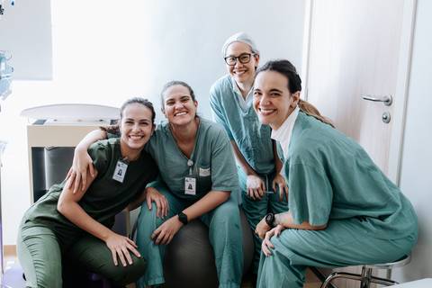 equipe médica do parto normal de Lis'