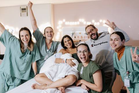 ensaio fotográfico de parto normal no Hospital Ana Costa em Santos'