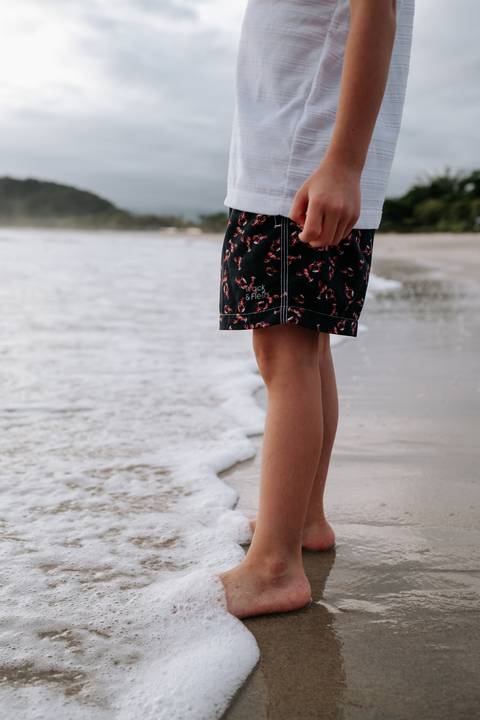 Foto do filho na beira do mar'