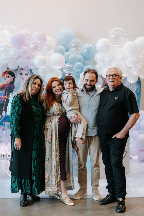Família reunida durante o aniversário de 3 anos da Zoe'