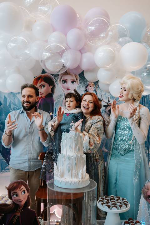 Parabéns no tema Frozen com os personagens do filme '