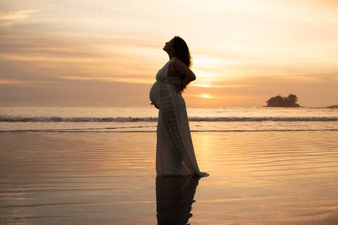 ensaio gestante na praia sao paulo'