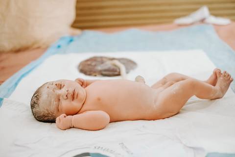 fotografia de parto domiciliar na praia grande'