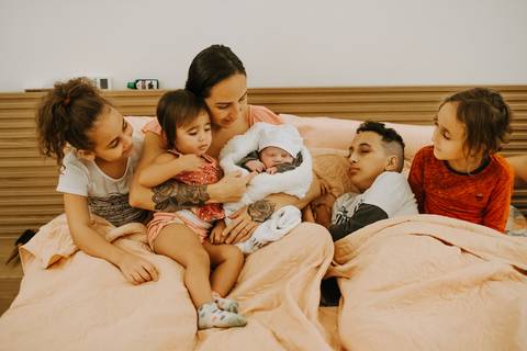 fotografia de parto natural em casa'