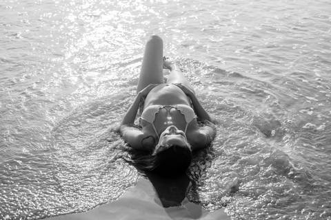 ensaio gestante na praia nascer do sol
'