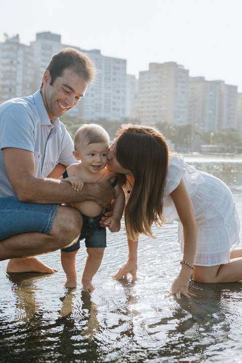 ensaio de bebê na praia em santos
'