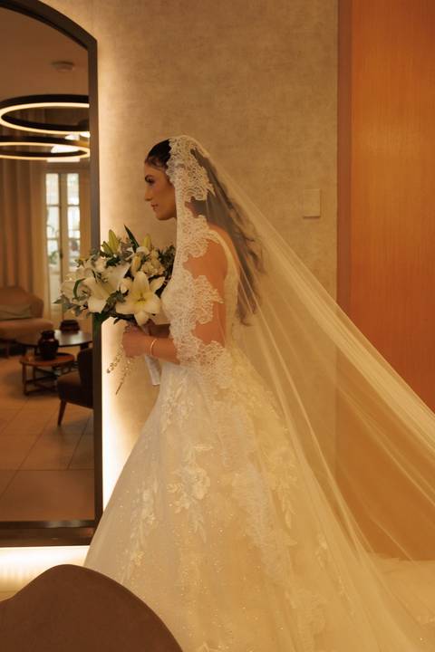 Noiva pronta para o casamento no Juma Opera Hotel em Manaus.'