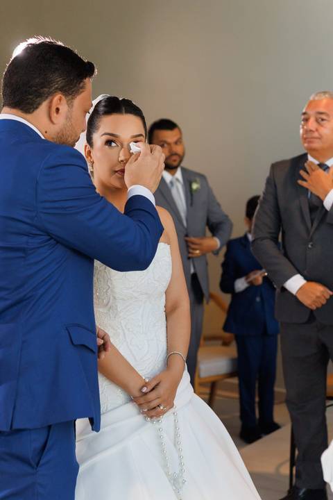 Fotografia da cerimônia de casamento, preservando momentos únicos e emocionantes vividos pelos noivos.'