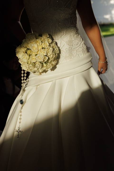 otografia da cerimônia de casamento, eternizando cada detalhe, cada sorriso e a emoção compartilhada pelos noivos e seus convidados.'