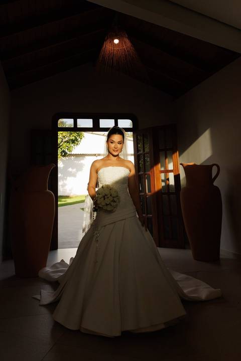 otografia da cerimônia de casamento, eternizando cada detalhe, cada sorriso e a emoção compartilhada pelos noivos e seus convidados.'