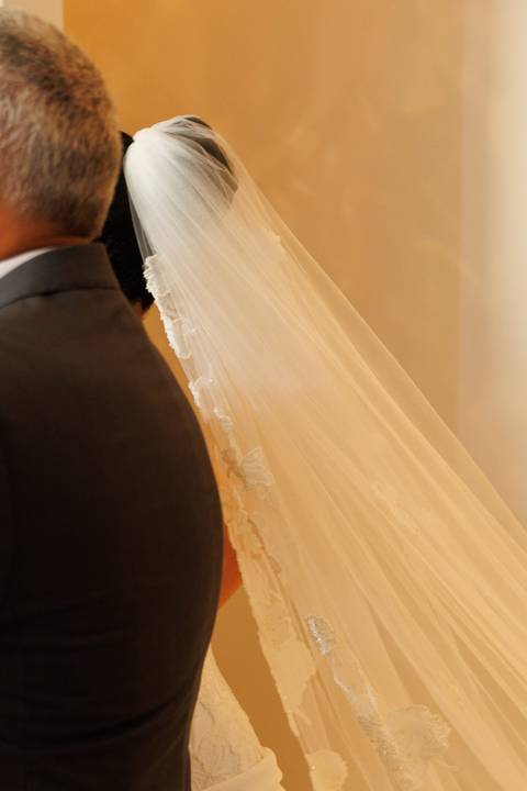 Registro da cerimônia de casamento, capturando a beleza, os sentimentos e a alegria desse dia inesquecível.'