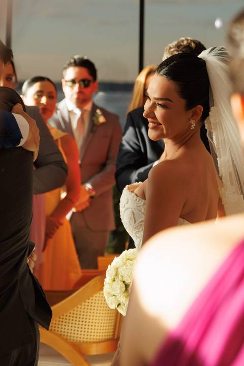 otografia da cerimônia de casamento, eternizando cada detalhe, cada sorriso e a emoção compartilhada pelos noivos e seus convidados.'