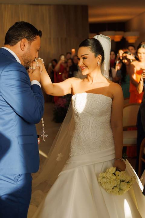 Fotografia da cerimônia de casamento, preservando momentos únicos e emocionantes vividos pelos noivos.'