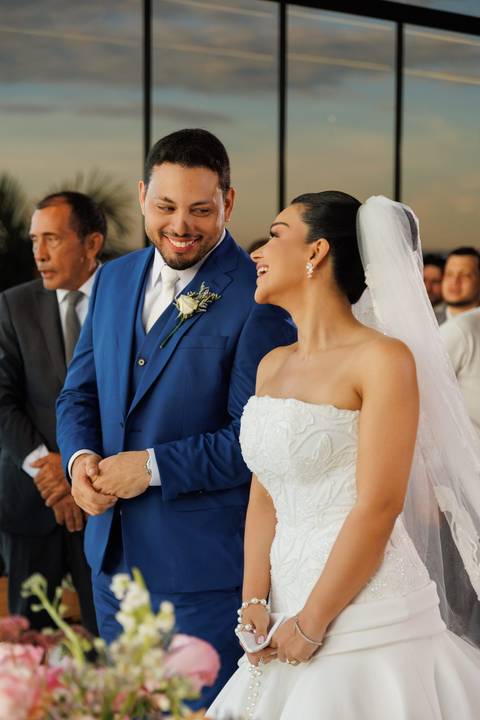 otografia da cerimônia de casamento, eternizando cada detalhe, cada sorriso e a emoção compartilhada pelos noivos e seus convidados.'
