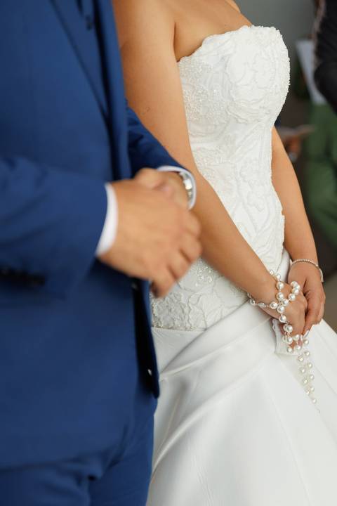 Registro da cerimônia de casamento, capturando a beleza, os sentimentos e a alegria desse dia inesquecível.'