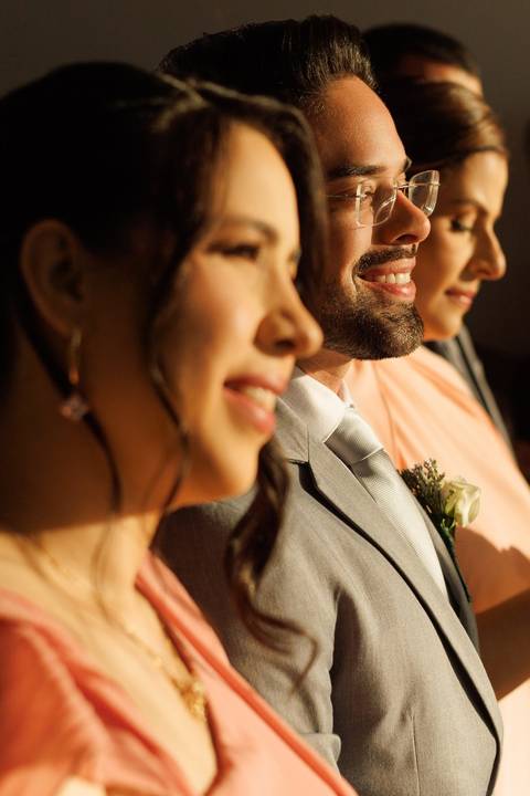 otografia da cerimônia de casamento, eternizando cada detalhe, cada sorriso e a emoção compartilhada pelos noivos e seus convidados.'