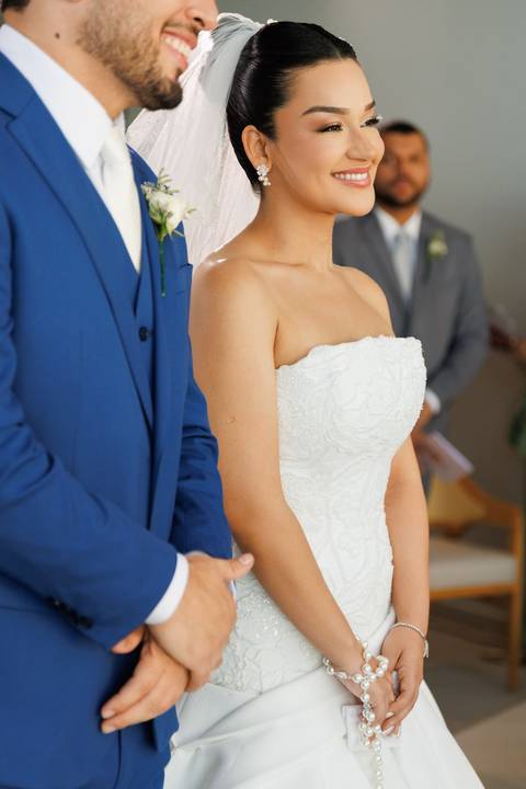 Registro da cerimônia de casamento, capturando a beleza, os sentimentos e a alegria desse dia inesquecível.'