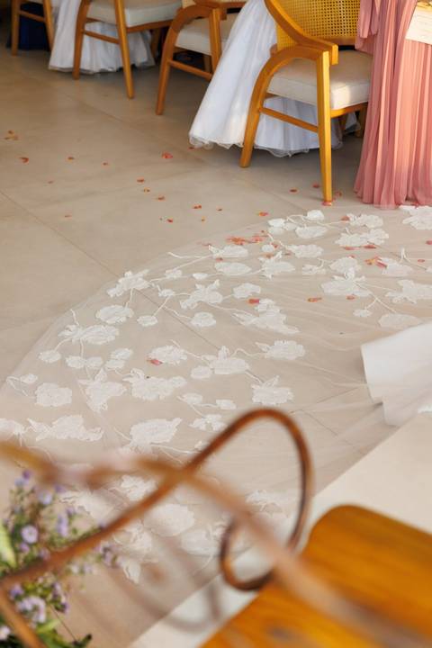 otografia da cerimônia de casamento, eternizando cada detalhe, cada sorriso e a emoção compartilhada pelos noivos e seus convidados.'