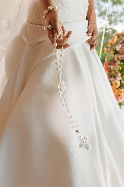 Registro da cerimônia de casamento, capturando a beleza, os sentimentos e a alegria desse dia inesquecível.'
