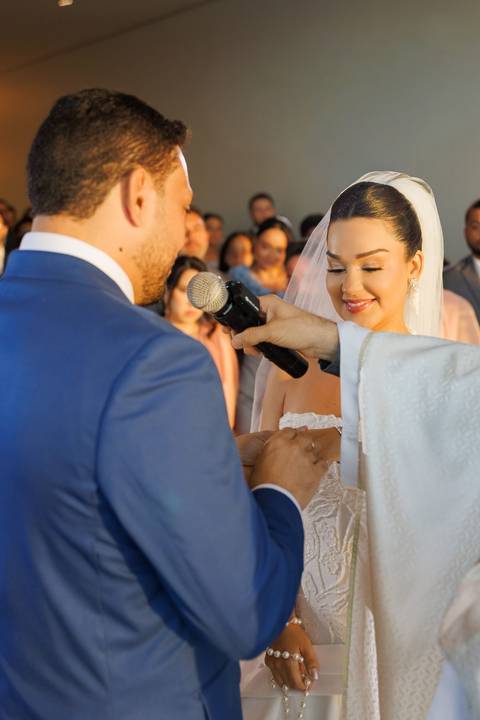 otografia da cerimônia de casamento, eternizando cada detalhe, cada sorriso e a emoção compartilhada pelos noivos e seus convidados.'