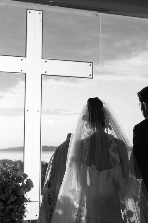Fotografia da cerimônia de casamento, preservando momentos únicos e emocionantes vividos pelos noivos.'