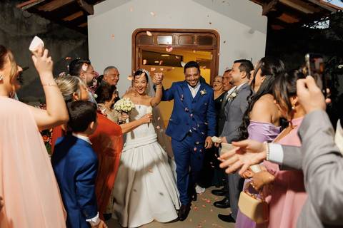 otografia da cerimônia de casamento, eternizando cada detalhe, cada sorriso e a emoção compartilhada pelos noivos e seus convidados.'