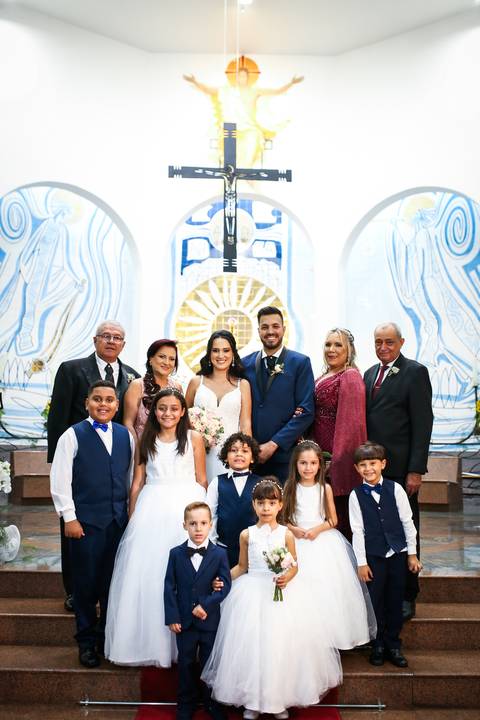 Casamento-make-noiva-noivo-cerimonia-igreja-casar-foto-fotografias-fotografo-buque-vestido-sapato-uberlandia-minas-gerais-madrinhas-decoração-buffet-cerimonial-cabelo-festa-de-casamento-pista-de-dança-dj-terno-sabado-daniel-custodio-pre-wedding-beijo-amor'