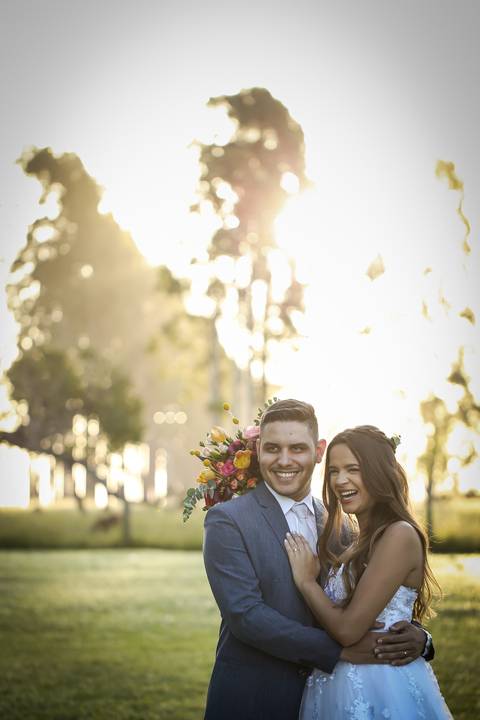 casamento-casar-por-do-sol-cerimonia-aberta-noiva-noivo-vestido-make-off-maquiagem-festa-dj-decoração-pista-de-dança-cerimonial-buque-uberlandia-daniel-custodio-mini-wedding-pre-ensaio-fotos-minas-gerais-retrato-amor-love-look-aliança-buffet-madrinha-'