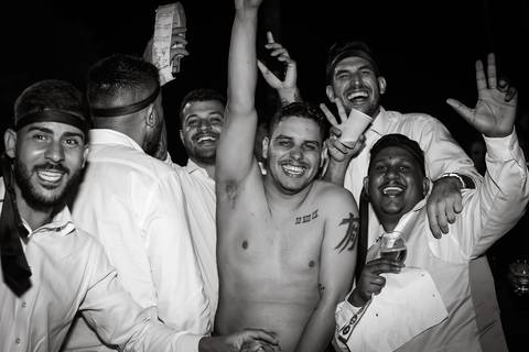 casamento-casar-por-do-sol-cerimonia-aberta-noiva-noivo-vestido-make-off-maquiagem-festa-dj-decoração-pista-de-dança-cerimonial-buque-uberlandia-daniel-custodio-mini-wedding-pre-ensaio-fotos-minas-gerais-retrato-amor-love-look-aliança-buffet-madrinha-'