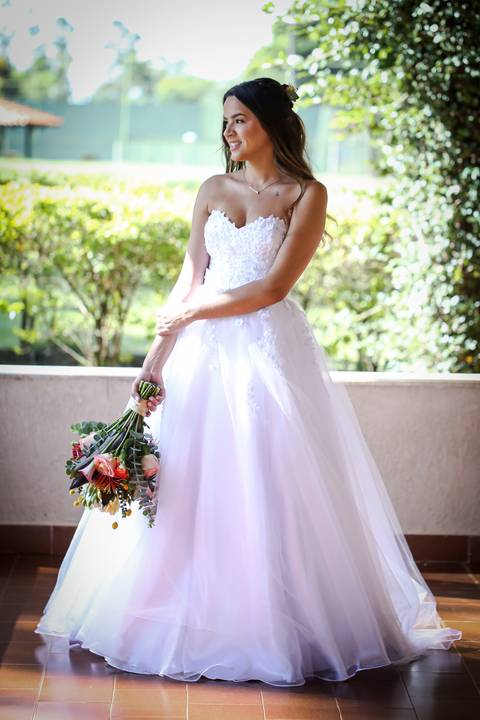 casamento-casar-por-do-sol-cerimonia-aberta-noiva-noivo-vestido-make-off-maquiagem-festa-dj-decoração-pista-de-dança-cerimonial-buque-uberlandia-daniel-custodio-mini-wedding-pre-ensaio-fotos-minas-gerais-retrato-amor-love-look-aliança-buffet-madrinha-'