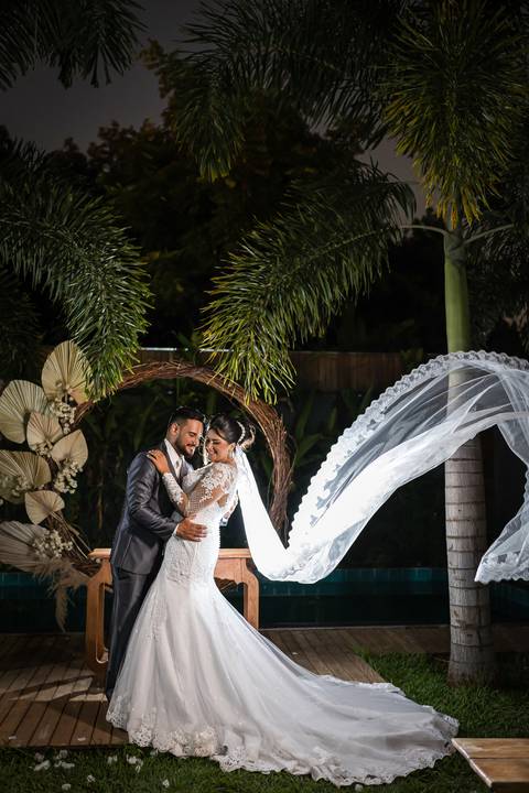 casamento-casar-por-do-sol-cerimonia-aberta-noiva-noivo-vestido-make-off-maquiagem-festa-dj-decoração-pista-de-dança-cerimonial-buque-uberlandia-daniel-custodio-mini-wedding-pre-ensaio-fotos-minas-gerais-retrato-amor-love-look-aliança-buffet-madrinha-'