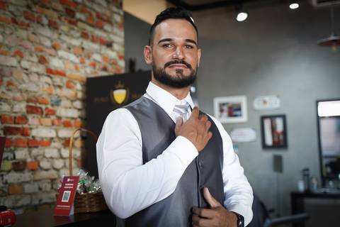 casamento-casar-por-do-sol-cerimonia-aberta-noiva-noivo-vestido-make-off-maquiagem-festa-dj-decoração-pista-de-dança-cerimonial-buque-uberlandia-daniel-custodio-mini-wedding-pre-ensaio-fotos-minas-gerais-retrato-amor-love-look-aliança-buffet-madrinha-'