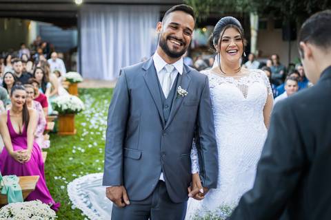 casamento-casar-por-do-sol-cerimonia-aberta-noiva-noivo-vestido-make-off-maquiagem-festa-dj-decoração-pista-de-dança-cerimonial-buque-uberlandia-daniel-custodio-mini-wedding-pre-ensaio-fotos-minas-gerais-retrato-amor-love-look-aliança-buffet-madrinha-'