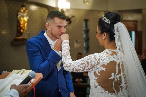 casamento-casar-religioso-noiva-igreja-catedral-uberlandia-fernanda-naves-make-aliança-buque-brinco-vestido-brinde-wedding-daniel-custodio-fotos-fotografias-amor-festa-buffet-dj-dançar-pista-flores-cerimonial-minas-gerais-terno-espaço-de-noiva-chacara-'