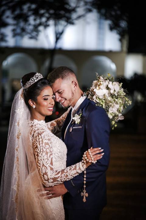 casamento-casar-religioso-noiva-igreja-catedral-uberlandia-fernanda-naves-make-aliança-buque-brinco-vestido-brinde-wedding-daniel-custodio-fotos-fotografias-amor-festa-buffet-dj-dançar-pista-flores-cerimonial-minas-gerais-terno-espaço-de-noiva-chacara-'