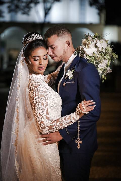 casamento-casar-religioso-noiva-igreja-catedral-uberlandia-fernanda-naves-make-aliança-buque-brinco-vestido-brinde-wedding-daniel-custodio-fotos-fotografias-amor-festa-buffet-dj-dançar-pista-flores-cerimonial-minas-gerais-terno-espaço-de-noiva-chacara-'