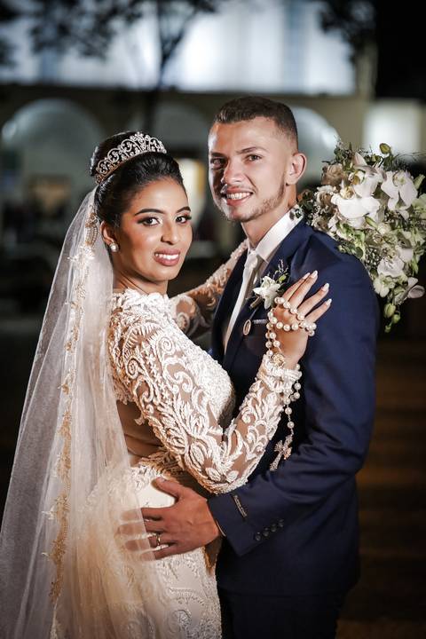 casamento-casar-religioso-noiva-igreja-catedral-uberlandia-fernanda-naves-make-aliança-buque-brinco-vestido-brinde-wedding-daniel-custodio-fotos-fotografias-amor-festa-buffet-dj-dançar-pista-flores-cerimonial-minas-gerais-terno-espaço-de-noiva-chacara-'