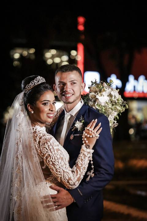casamento-casar-religioso-noiva-igreja-catedral-uberlandia-fernanda-naves-make-aliança-buque-brinco-vestido-brinde-wedding-daniel-custodio-fotos-fotografias-amor-festa-buffet-dj-dançar-pista-flores-cerimonial-minas-gerais-terno-espaço-de-noiva-chacara-'