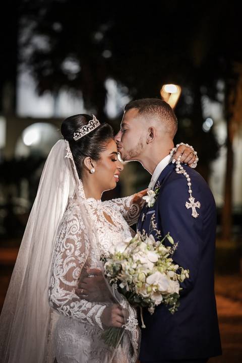 casamento-casar-religioso-noiva-igreja-catedral-uberlandia-fernanda-naves-make-aliança-buque-brinco-vestido-brinde-wedding-daniel-custodio-fotos-fotografias-amor-festa-buffet-dj-dançar-pista-flores-cerimonial-minas-gerais-terno-espaço-de-noiva-chacara-'