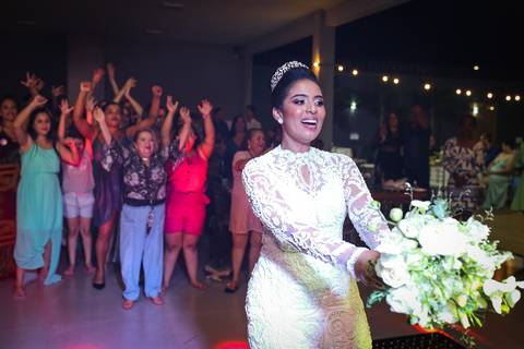 casamento-casar-religioso-noiva-igreja-catedral-uberlandia-fernanda-naves-make-aliança-buque-brinco-vestido-brinde-wedding-daniel-custodio-fotos-fotografias-amor-festa-buffet-dj-dançar-pista-flores-cerimonial-minas-gerais-terno-espaço-de-noiva-chacara-'