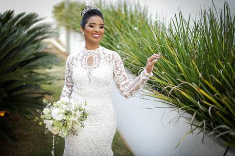 casamento-casar-religioso-noiva-igreja-catedral-uberlandia-fernanda-naves-make-aliança-buque-brinco-vestido-brinde-wedding-daniel-custodio-fotos-fotografias-amor-festa-buffet-dj-dançar-pista-flores-cerimonial-minas-gerais-terno-espaço-de-noiva-chacara-'