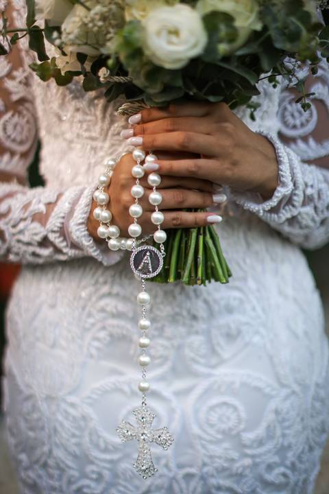 casamento-casar-religioso-noiva-igreja-catedral-uberlandia-fernanda-naves-make-aliança-buque-brinco-vestido-brinde-wedding-daniel-custodio-fotos-fotografias-amor-festa-buffet-dj-dançar-pista-flores-cerimonial-minas-gerais-terno-espaço-de-noiva-chacara-'