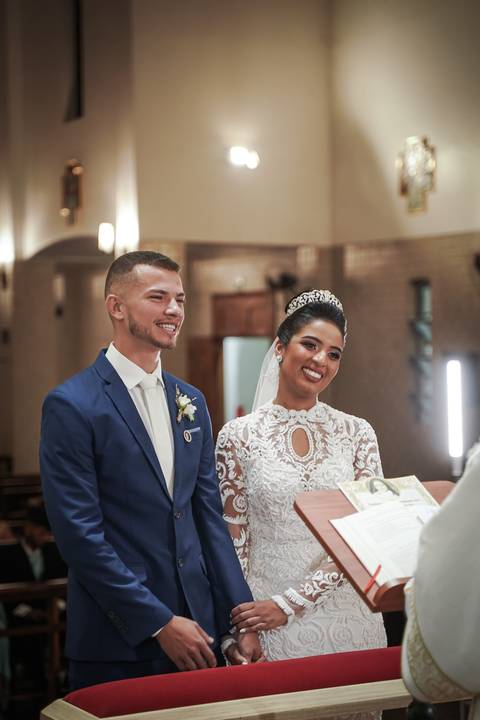 casamento-casar-religioso-noiva-igreja-catedral-uberlandia-fernanda-naves-make-aliança-buque-brinco-vestido-brinde-wedding-daniel-custodio-fotos-fotografias-amor-festa-buffet-dj-dançar-pista-flores-cerimonial-minas-gerais-terno-espaço-de-noiva-chacara-'