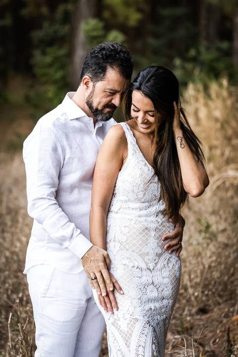 pre-wedding-floresta-do-lobo-uberlandia-ensaio-fotos-casamento-namorados-daniel-custodio-retrato-cerimonia-religioso-noiva-noivo-buque-civil-buffet-festa-amor-expontanea-fotografias-igreja-chacara-vestido-terno-sapato-aliança-noivado-campo-por-do-sol'